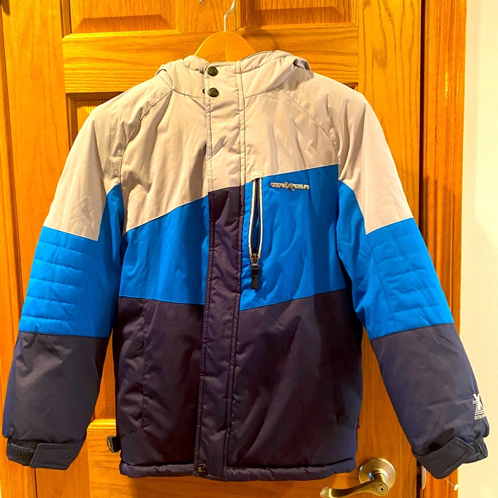Boys medium 10/12 Zero Xposur winter coat. ☃️